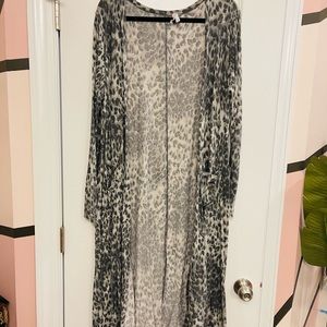 Large Snow Leopard Lularoe Sarah